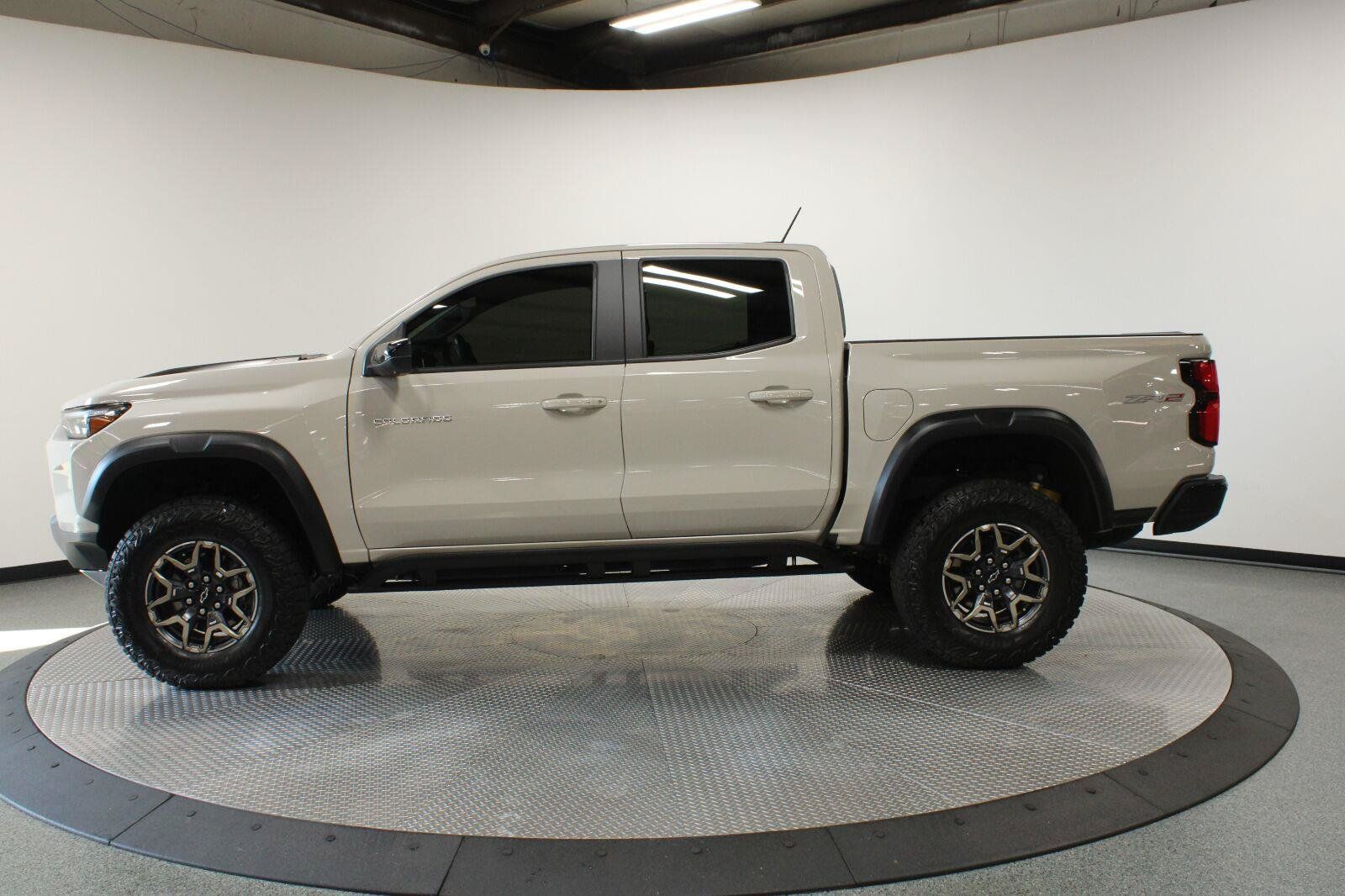 Certified 2026 Chevrolet Colorado ZR2 w/ Technology Package AWD/4WD image 5