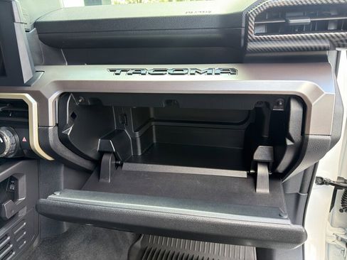 Used 2025 Toyota Tacoma TRD Off-Road image 10
