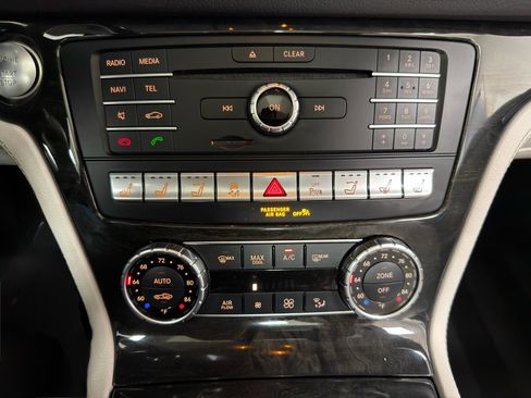 Used 2018 Mercedes-Benz SL 550 image 28