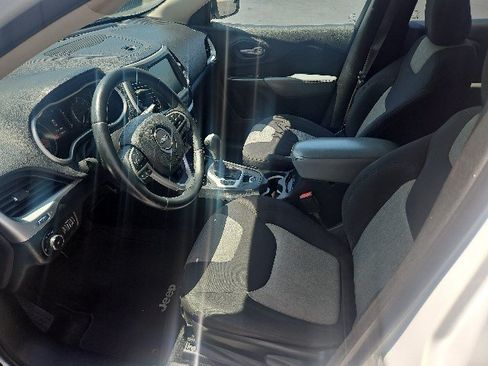 Used 2014 Jeep Cherokee Latitude FWD image 7