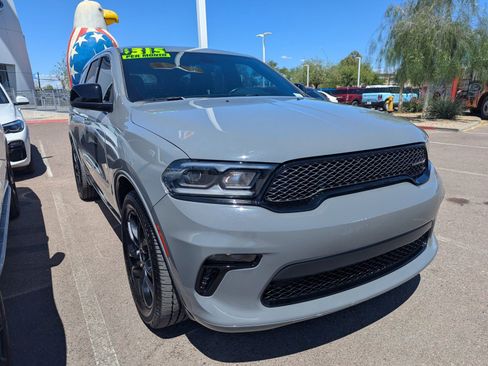 Used 2021 Dodge Durango SXT image 3