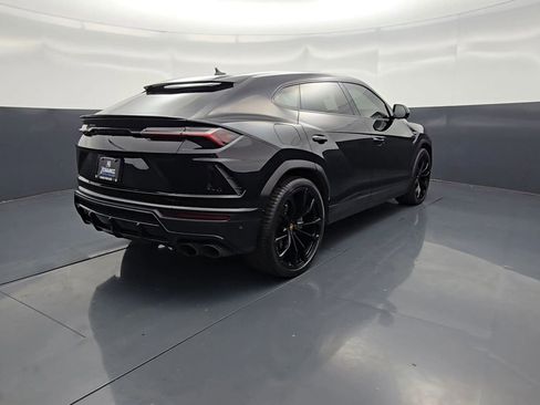 Used 2022 Lamborghini Urus AWD/4WD image 59