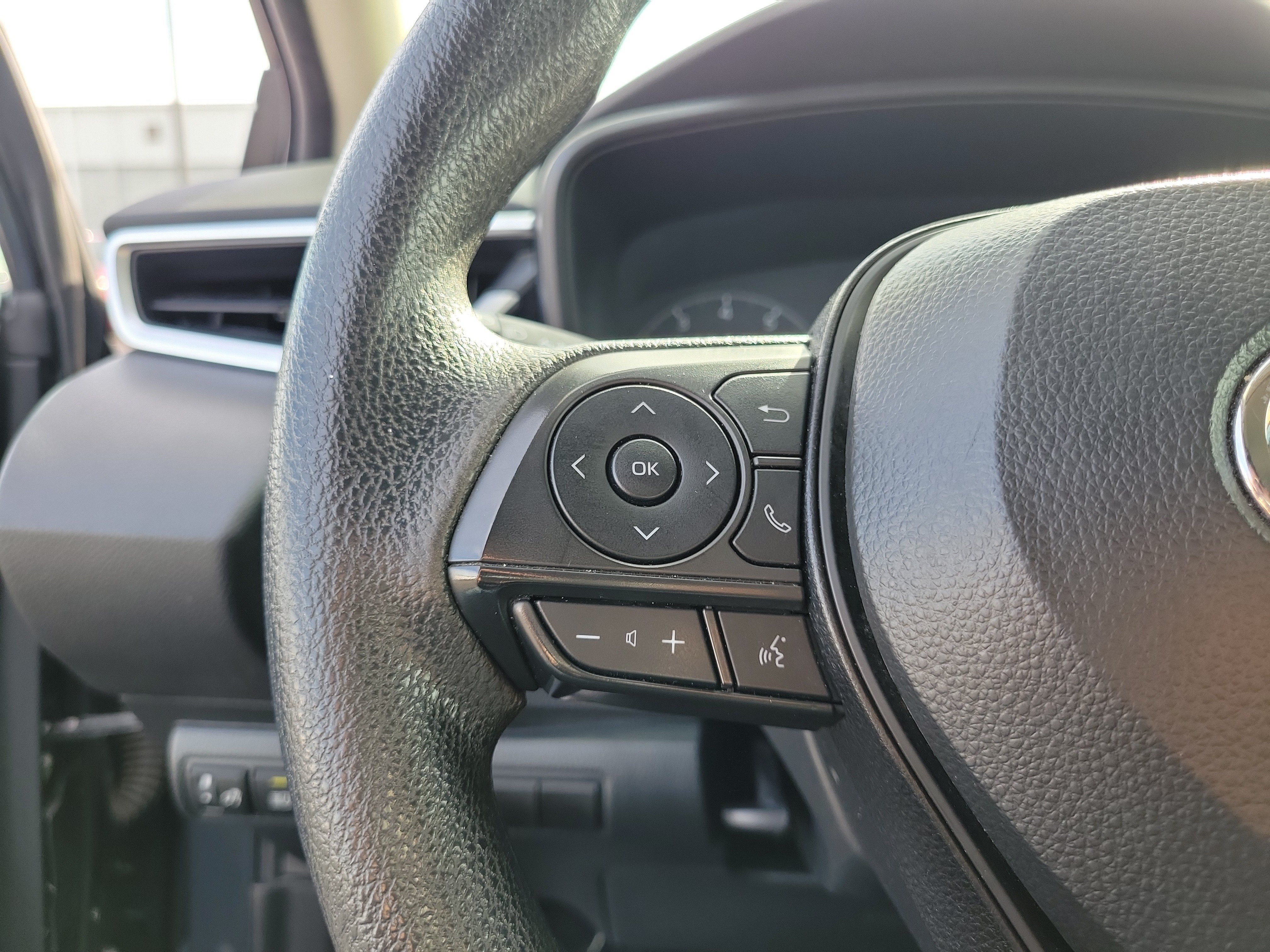 Used 2024 Toyota Corolla LE FWD image 22