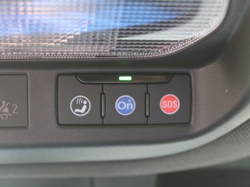 Used 2024 Chevrolet Trax RS image 47