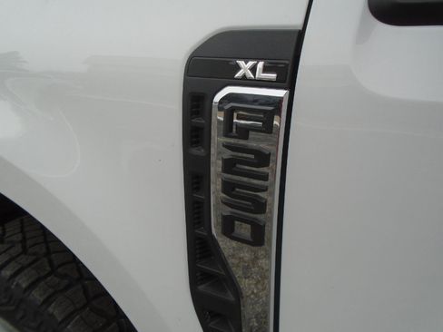 Certified 2023 Ford F250 XL w/ Snow Plow Prep Package image 12