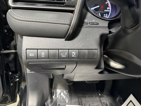Used 2021 Toyota Camry SE FWD image 31