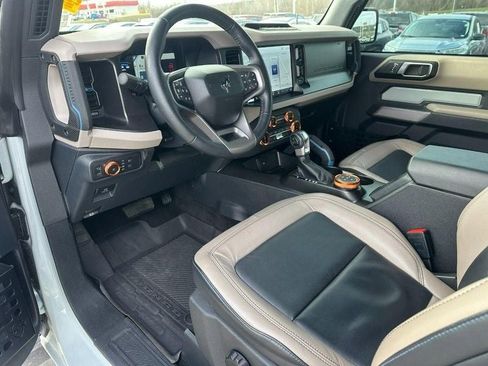 Used 2022 Ford Bronco Wildtrak image 12