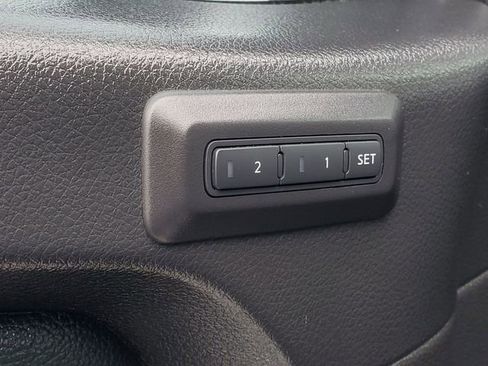 Used 2017 Nissan Titan PRO-4X w/ Pro-4x Convenience Package image 9