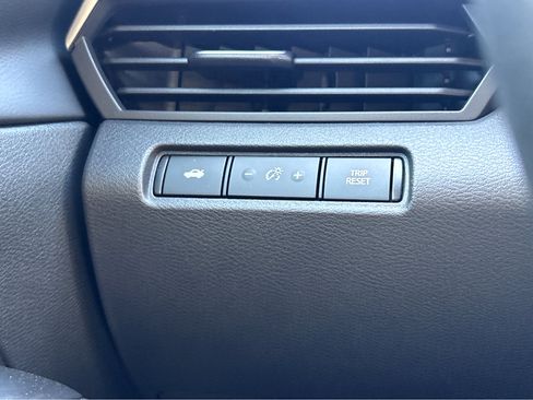 Used 2024 Nissan Altima 2.5 SV image 12