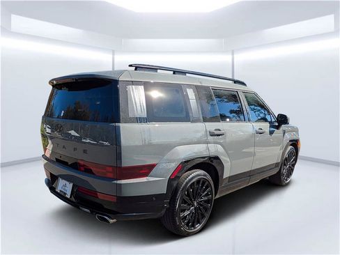 Used 2025 Hyundai Santa Fe Calligraphy image 3