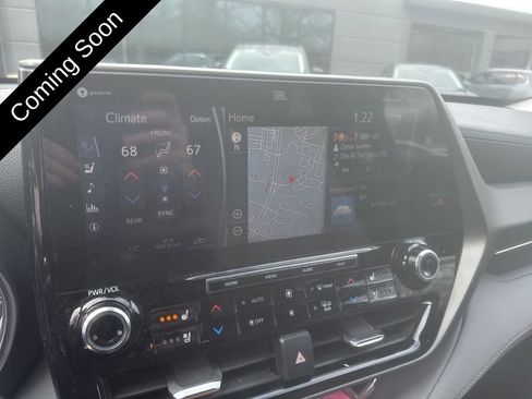 Used 2021 Toyota Highlander Limited image 20