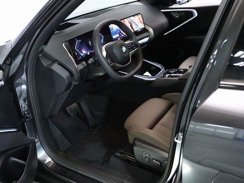 Used 2025 BMW X3 xDrive30i w/ Premium Package image 15