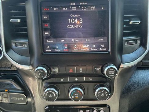 Used 2019 RAM 2500 Big Horn w/ Black Appearance Package AWD/4WD image 20