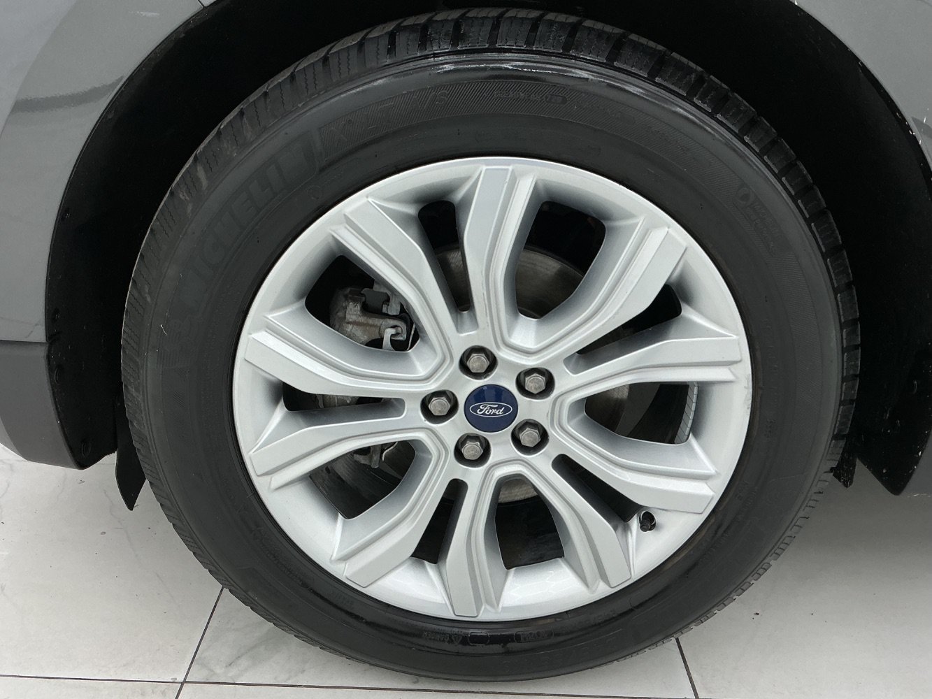 Used 2020 Ford Edge Titanium FWD image 46