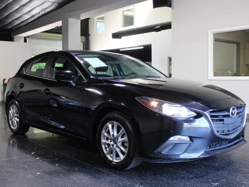 Used 2016 MAZDA MAZDA3 i Sport w/ Preferred Equipment Package FWD image 1