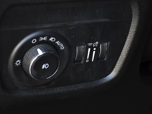 Used 2023 Jeep Grand Cherokee Limited AWD/4WD image 20