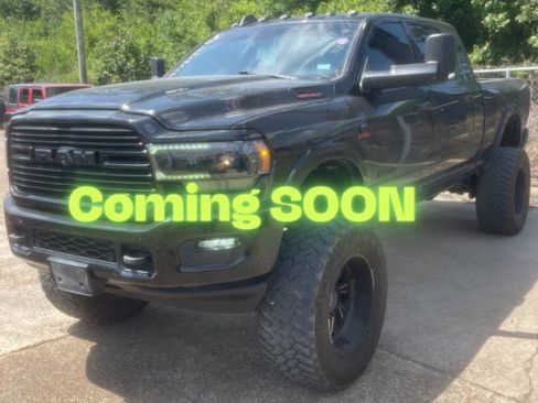 Used 2019 RAM 2500 Laramie w/ Black Appearance Package AWD/4WD image 11