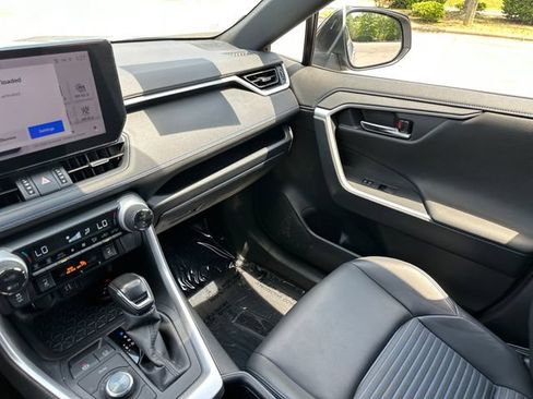 Used 2023 Toyota RAV4 XSE AWD/4WD image 29