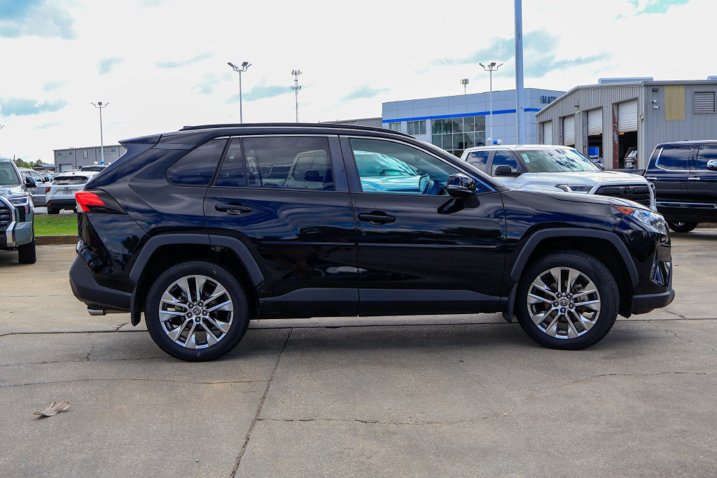 Used 2021 Toyota RAV4 XLE Premium FWD image 23