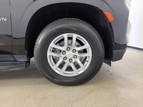 Used 2023 Chevrolet Suburban LT image 14