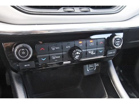 Used 2024 Jeep Compass Limited AWD/4WD image 25