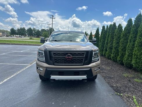 Used 2024 Nissan Titan PRO-4X w/ Pro-4x Convenience Package AWD/4WD image 3