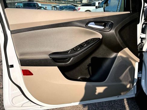 Used 2016 Ford Focus SE image 21