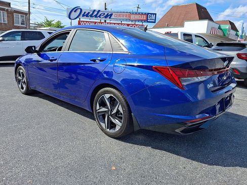 Used 2023 Hyundai Elantra Limited image 2