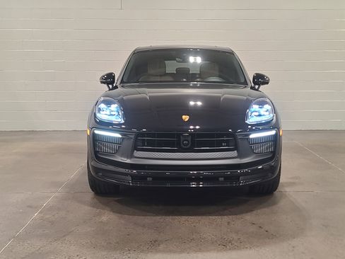 New 2026 Porsche Macan GTS image 8