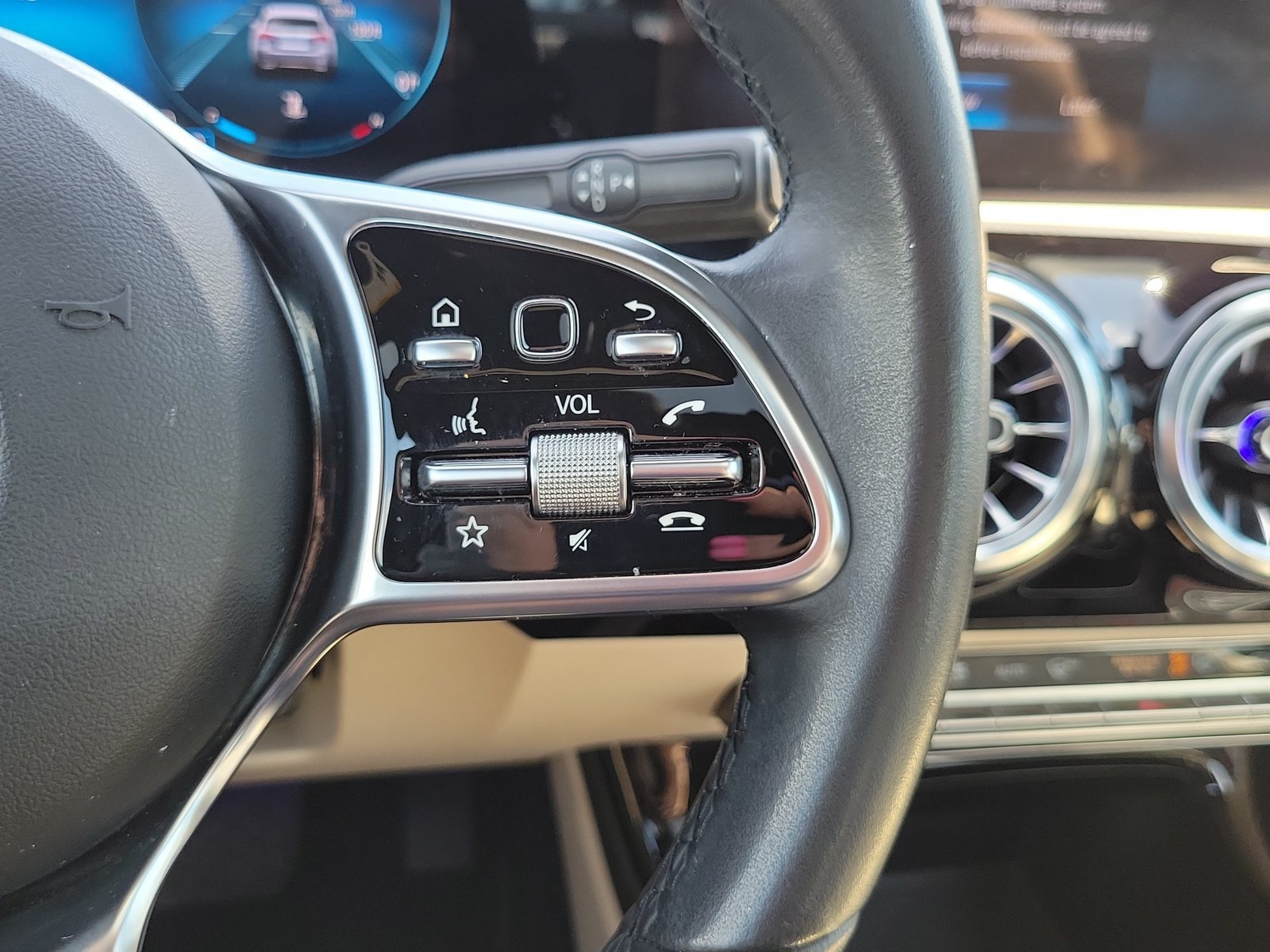 Used 2023 Mercedes-Benz CLA 250 image 22