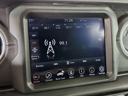 Used 2021 Jeep Wrangler Sahara w/ Cold Weather Group image 21