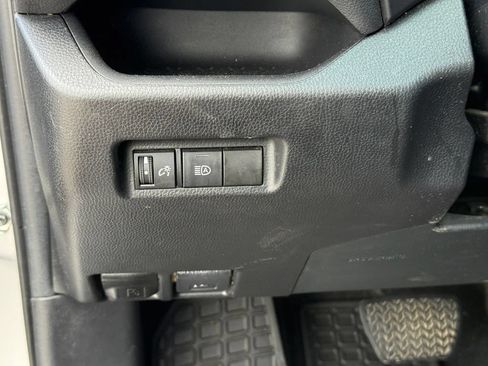 Used 2022 Toyota RAV4 XLE FWD image 18