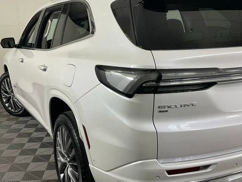 Used 2025 Buick Enclave Avenir w/ Super Cruise Package AWD/4WD image 40
