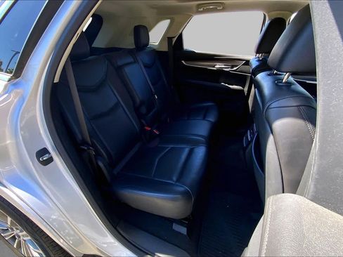 Used 2018 Cadillac XT5 Luxury FWD image 20