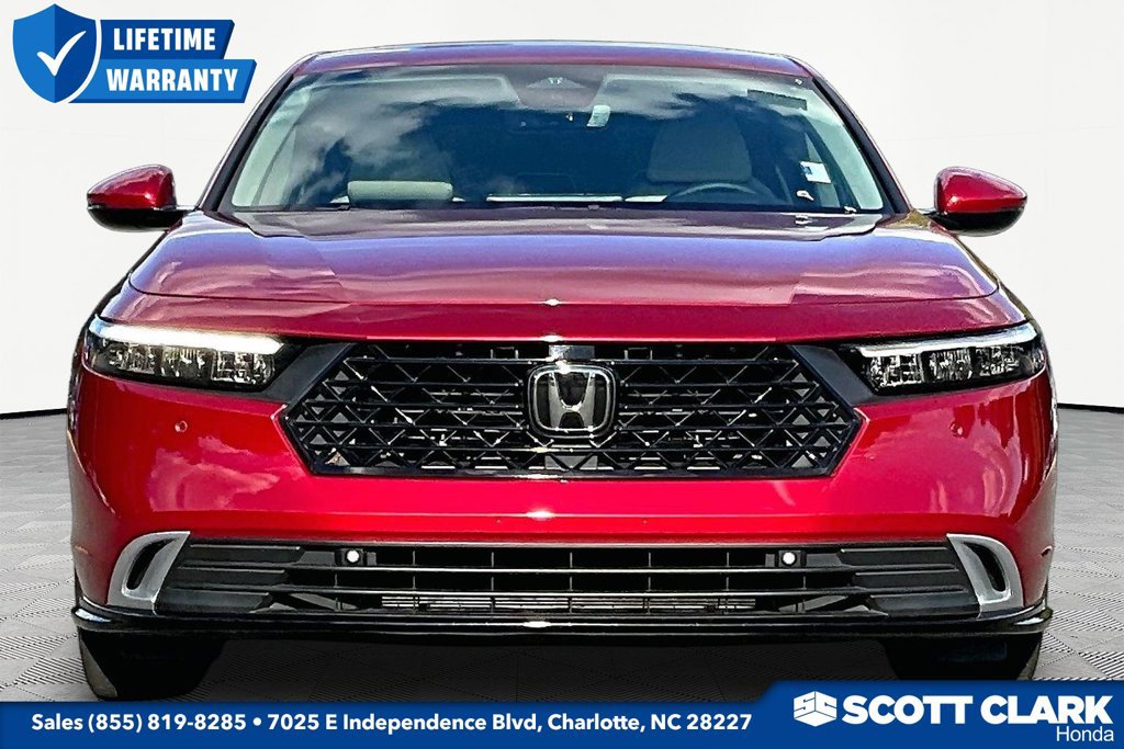 Used 2024 Honda Accord Touring image 2