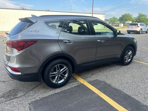 Used 2018 Hyundai Santa Fe Sport FWD image 19