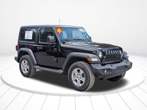 Used 2022 Jeep Wrangler Sport AWD/4WD image 2