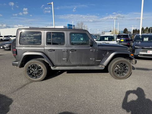 Used 2021 Jeep Wrangler Unlimited Sahara AWD/4WD image 2