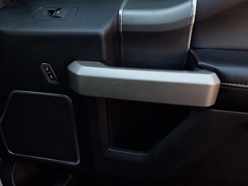 Used 2015 Ford F150 Lariat image 24