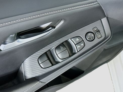 Used 2024 Nissan Sentra SV FWD image 15
