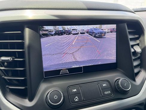 Used 2023 GMC Acadia SLE w/ Elevation Edition FWD image 21