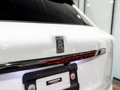 Used 2022 Rolls-Royce Cullinan Black Badge AWD/4WD image 28