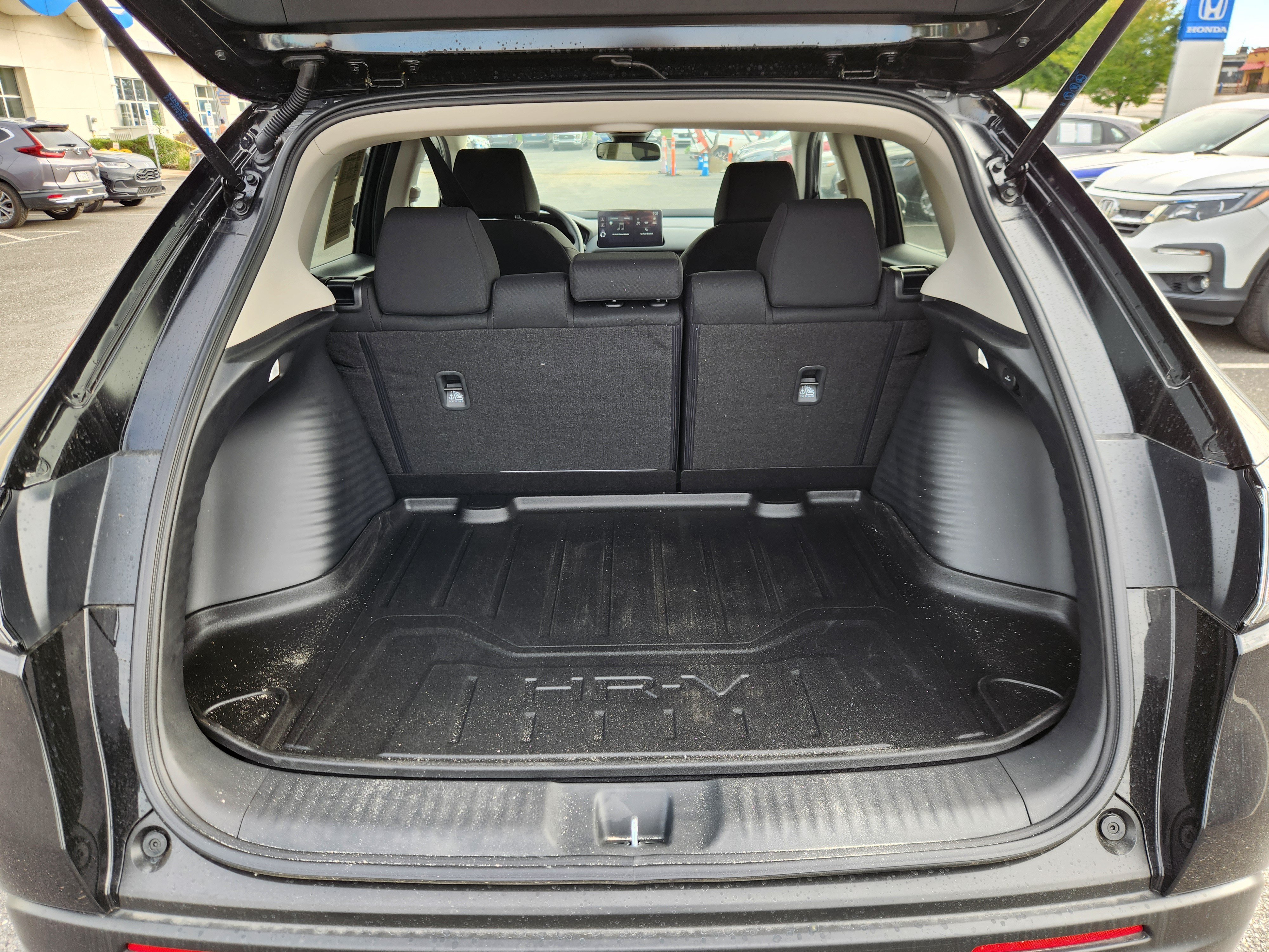 Used 2027 Honda HR-V LX image 18