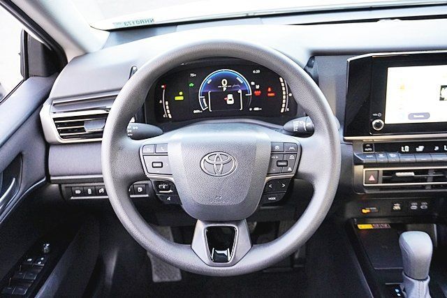 Used 2026 Toyota Camry LE FWD image 29