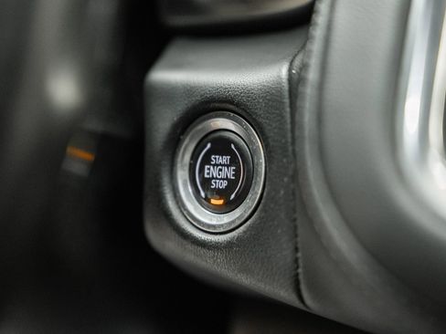 Used 2021 Chevrolet Suburban Z71 image 35