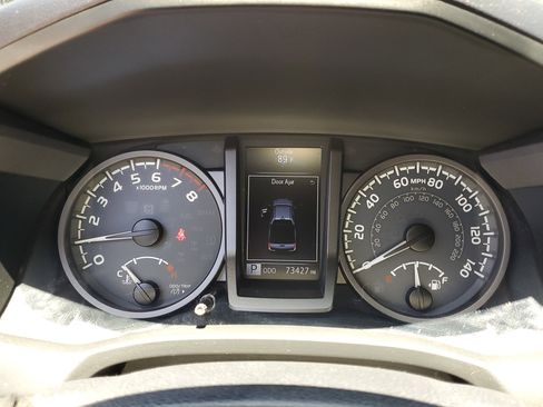 Used 2017 Toyota Tacoma TRD Sport image 21