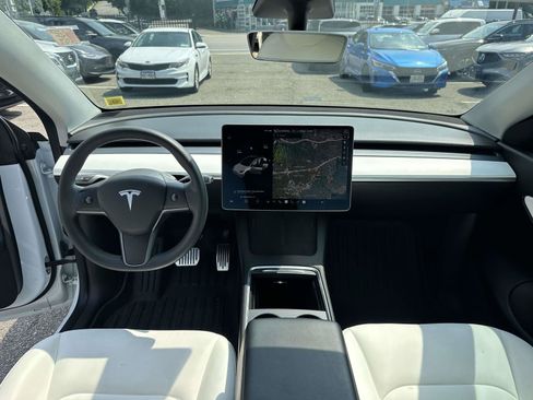 Used 2021 Tesla Model Y Long Range AWD/4WD image 20