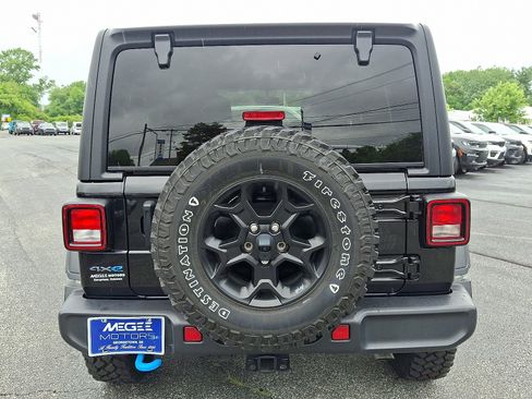 Used 2023 Jeep Wrangler Unlimited w/ Cold Weather Group image 5