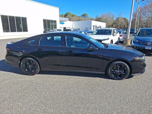 Used 2025 Honda Accord SE image 13