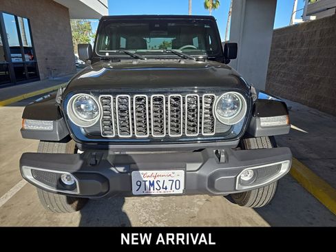 Used 2025 Jeep Wrangler Sahara image 2